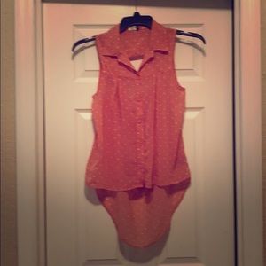 blouse peach polkadots opening in the back NWT